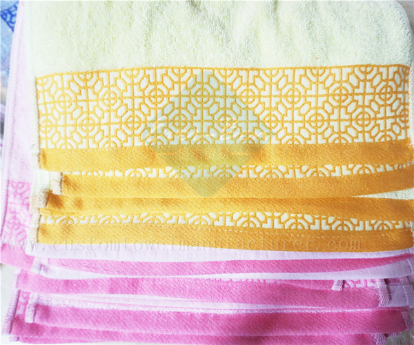 China Bulk cotton towel Custom Jacquard Towels Supplier